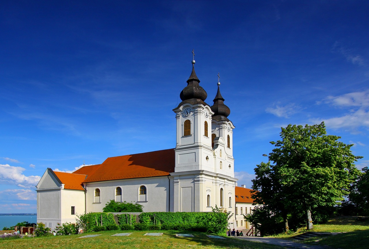 1 Day Historical Adventure in Tihany