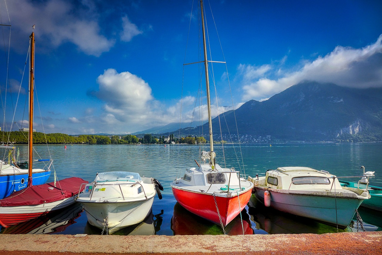 3 Days of Cycling and Scenic Stops at Lac d'Annecy