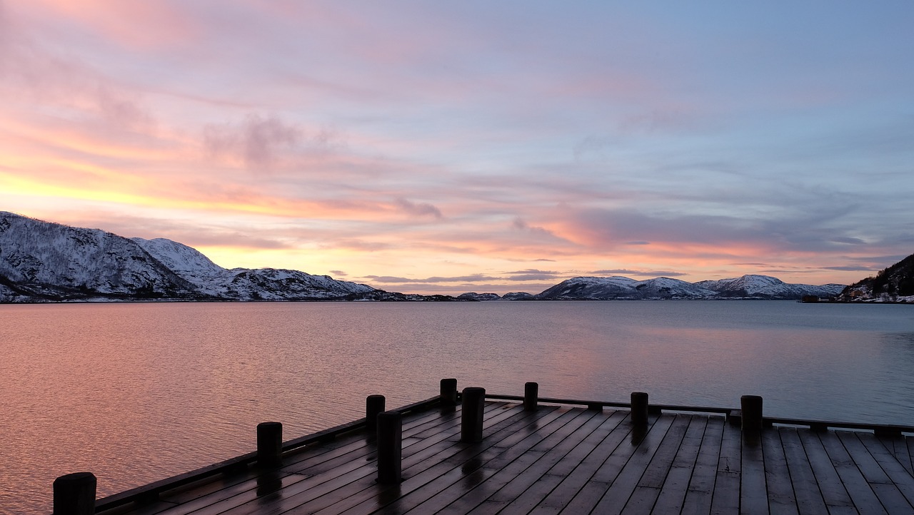 14 Days Honeymoon Adventure in Tromsø and Reine