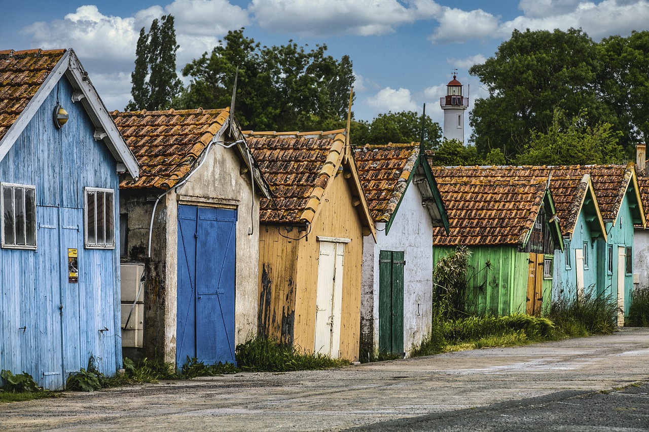 Ask Layla: find me a 5-night France hotel close to the action, mid-range budget  Plan my stay