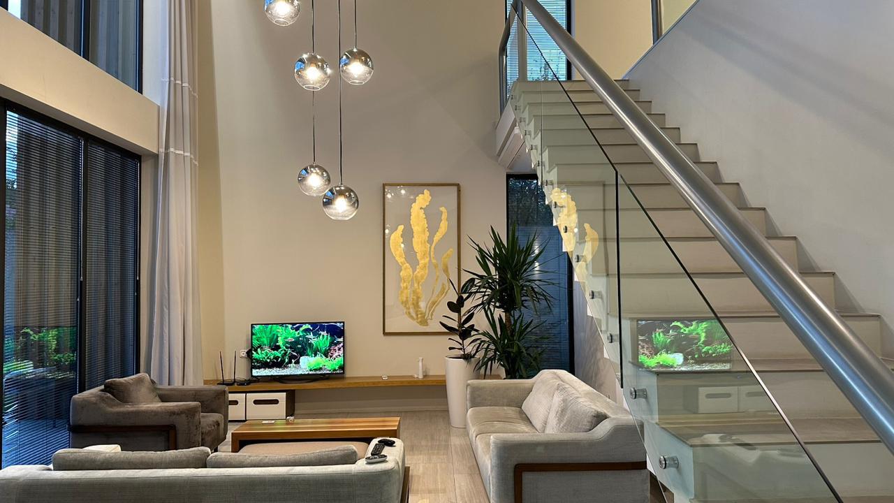 Nikoloz Buradze St: 7-Room House, 300.0 M² | Korter.Ge, 1 of 10