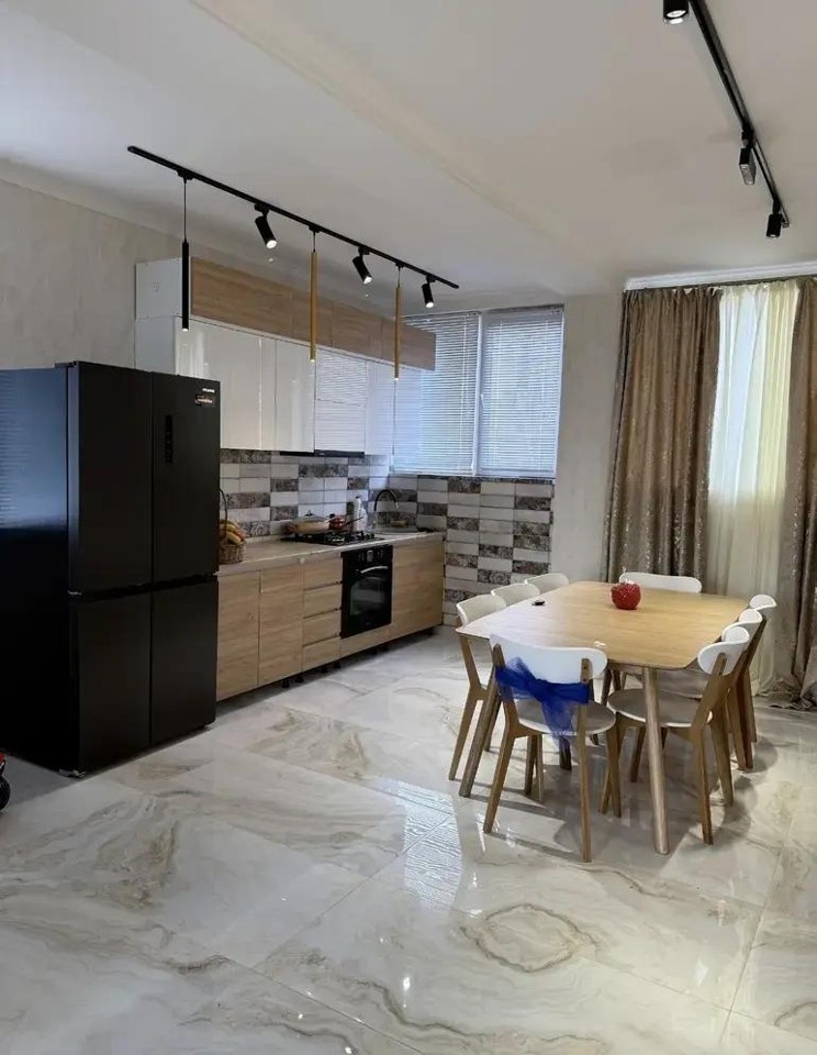 Midamo Tsavkisshi: 4-Room House, 160.0 M² | Korter.Ge, 2 of 12