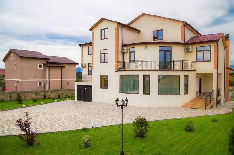 9-Room House For Rent In Tbilisi, Meri Shervashidze 5th Lane