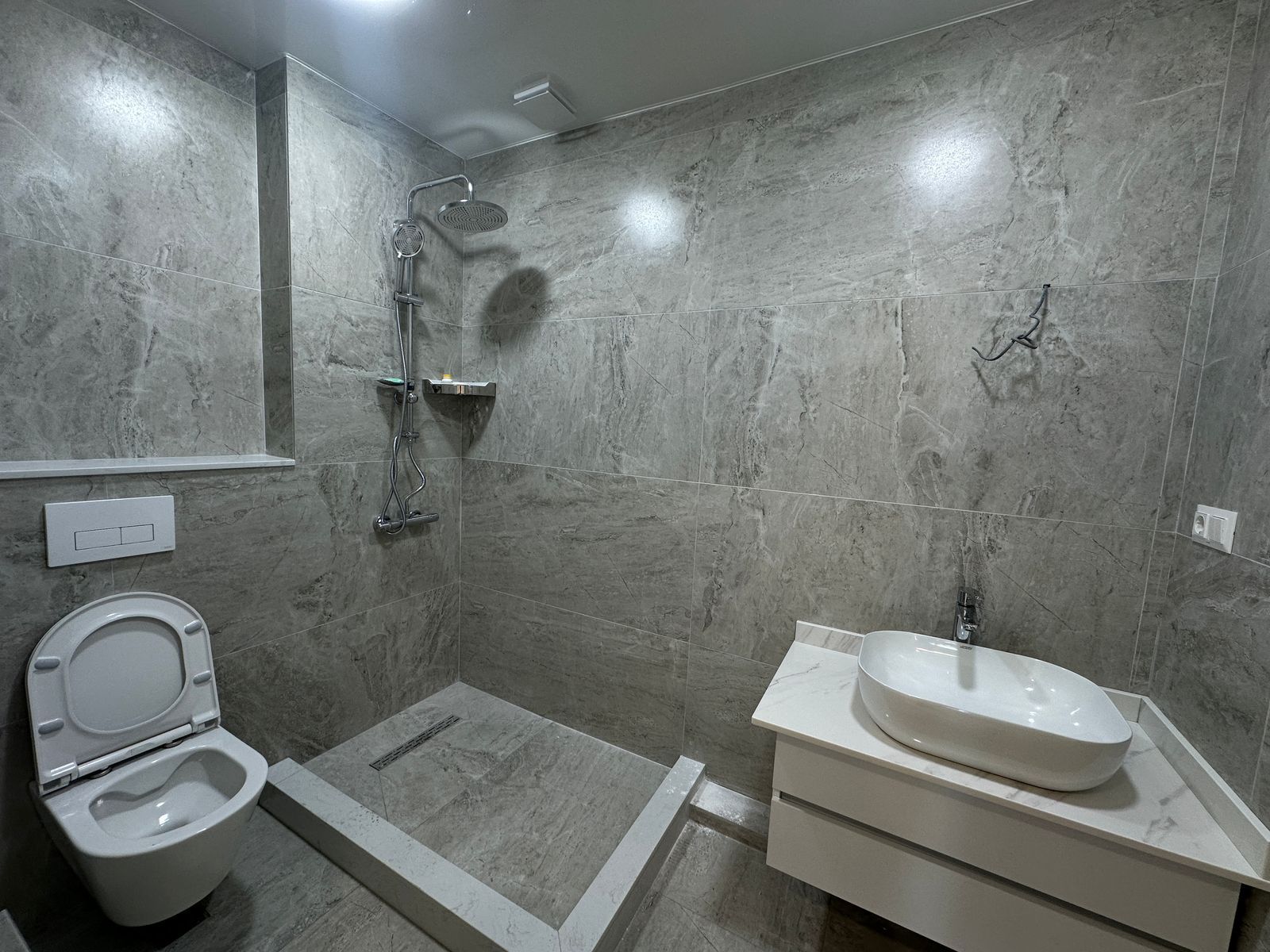 4-Room Apartment For Sale In Batumi, Zurab Gorgiladze St, 99 view 8