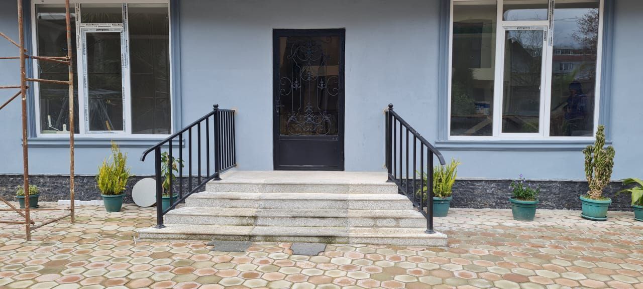 2-Room Apartment For Rent In Batumi, Markoz Achareli St, 20a view 2