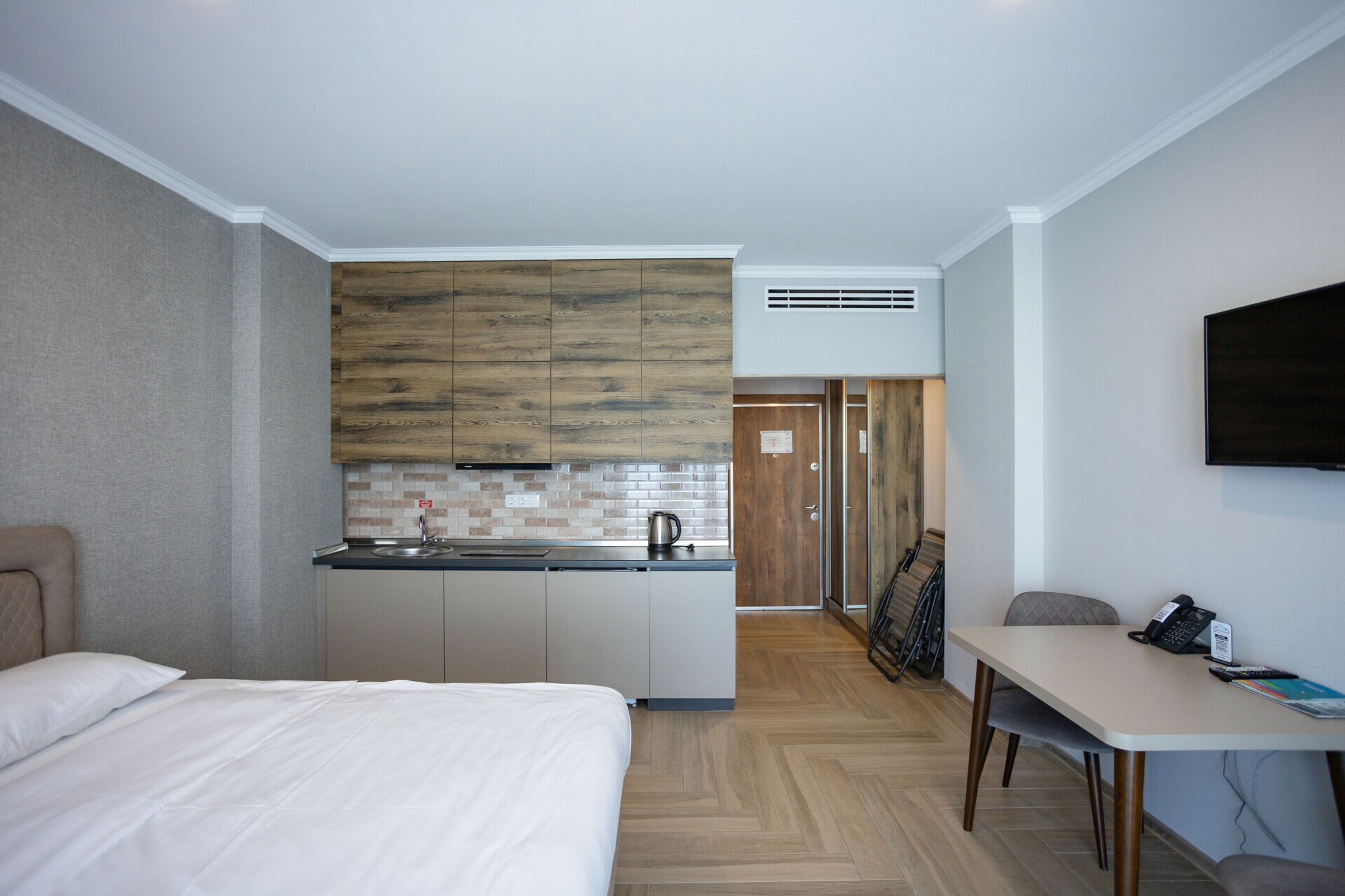 Studio Apartment For Sale view 7