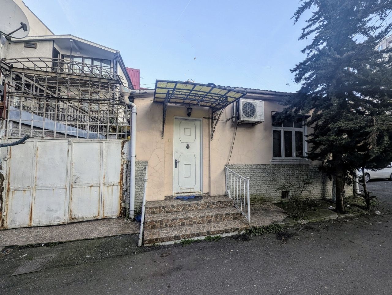 4-Room House For Sale In Batumi, Baku St view 2