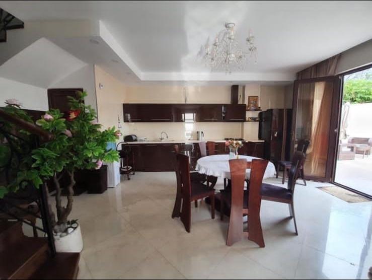 12-Room House In Batumi, Alexander Pushkin St, 600 M², Is Available For Daily Rent For 400 ₾ view 24