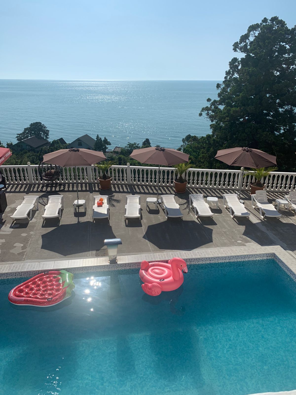 12-Room House In Batumi, Alexander Pushkin St, 600 M², Is Available For Daily Rent For 400 ₾ view 1