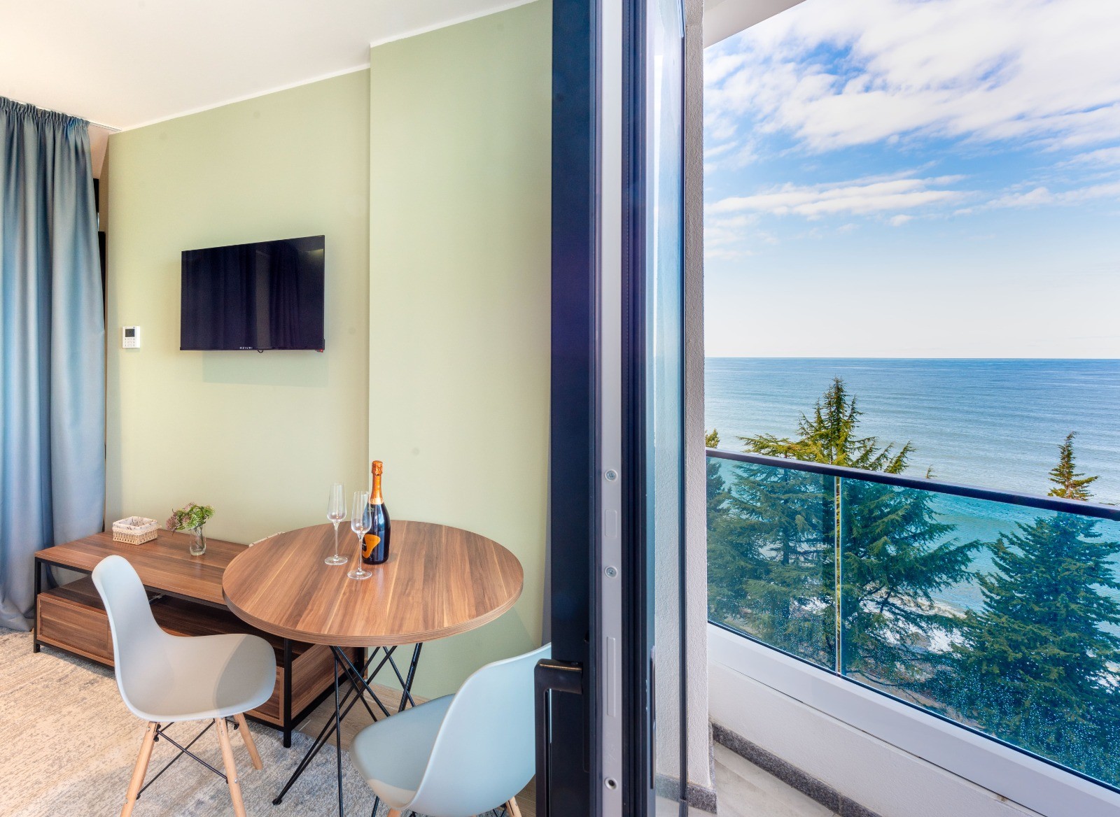 2-Room Apartment For Sale In Batumi, Tamar Mepe Ave, 14 view 5