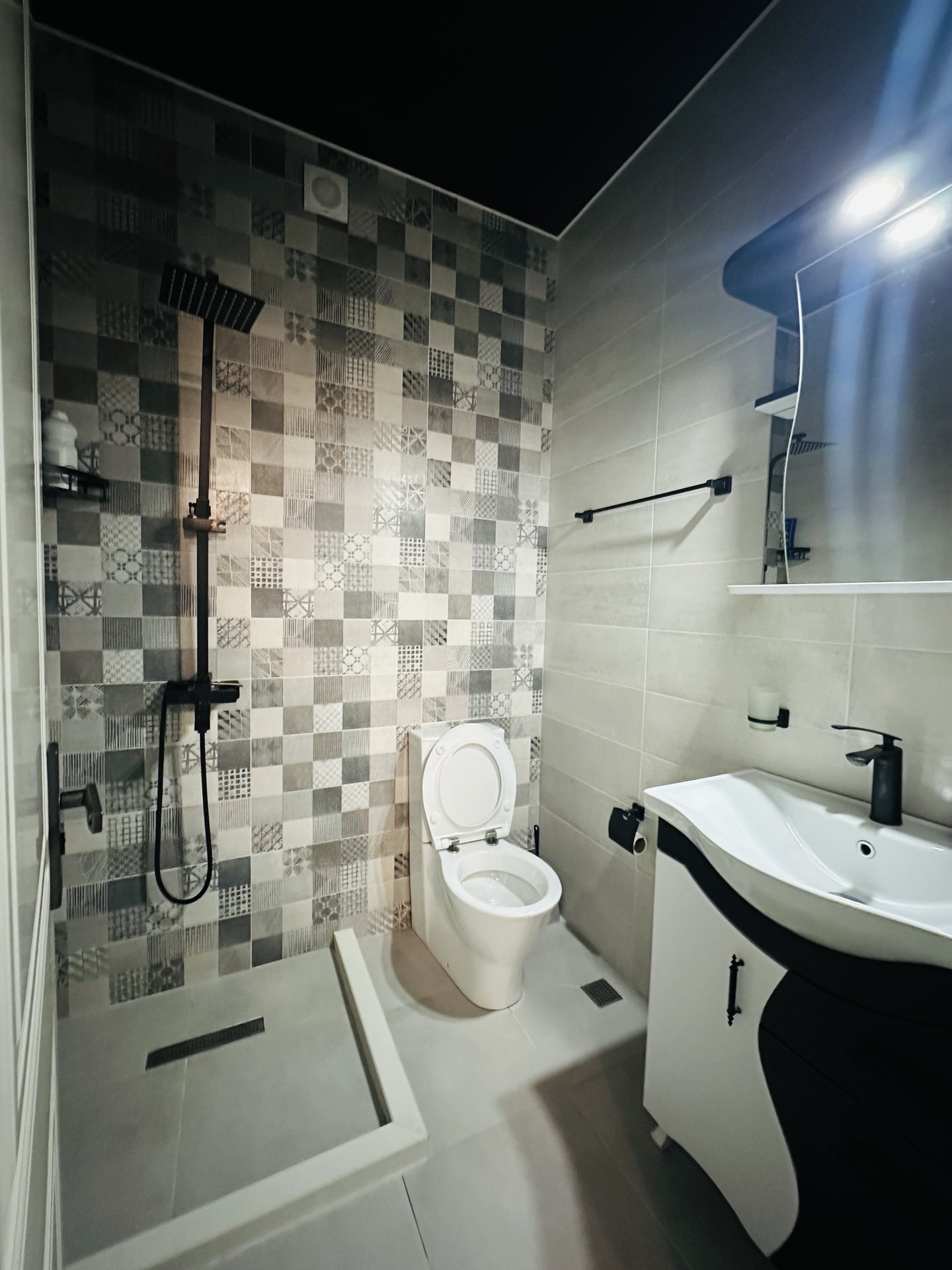 2-Room Apartment For Daily Rent In Batumi, Tbel Abuseridze St, 16, 55 M² — 100 ₾ Per Day view 4
