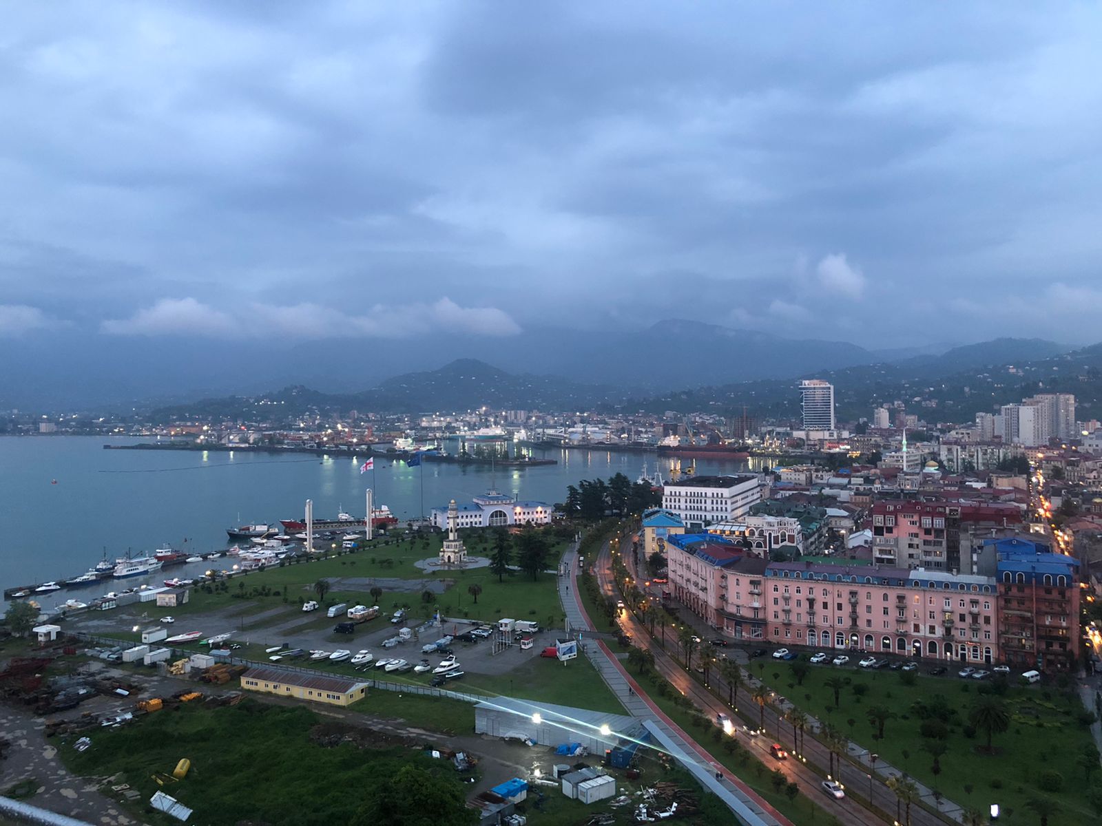 3-Room Apartment For Daily Rent In Batumi, Porta Batumi Tower, 100 M² — $250 Per Day view 2