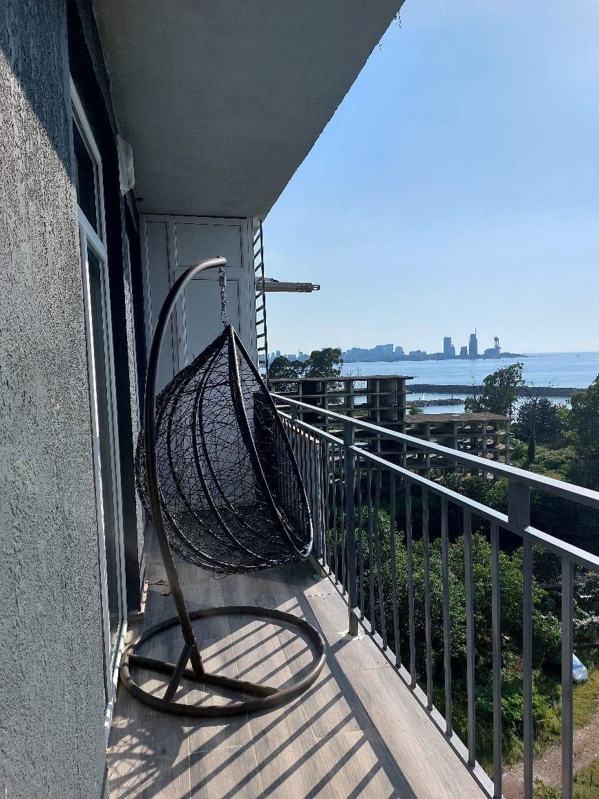 3-Room Apartment For Sale In Batumi, Tamar Mepe Ave, 1 view 8