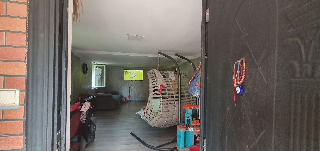 5-Room House For Sale In Batumi, 1st St, 331/18a view 2