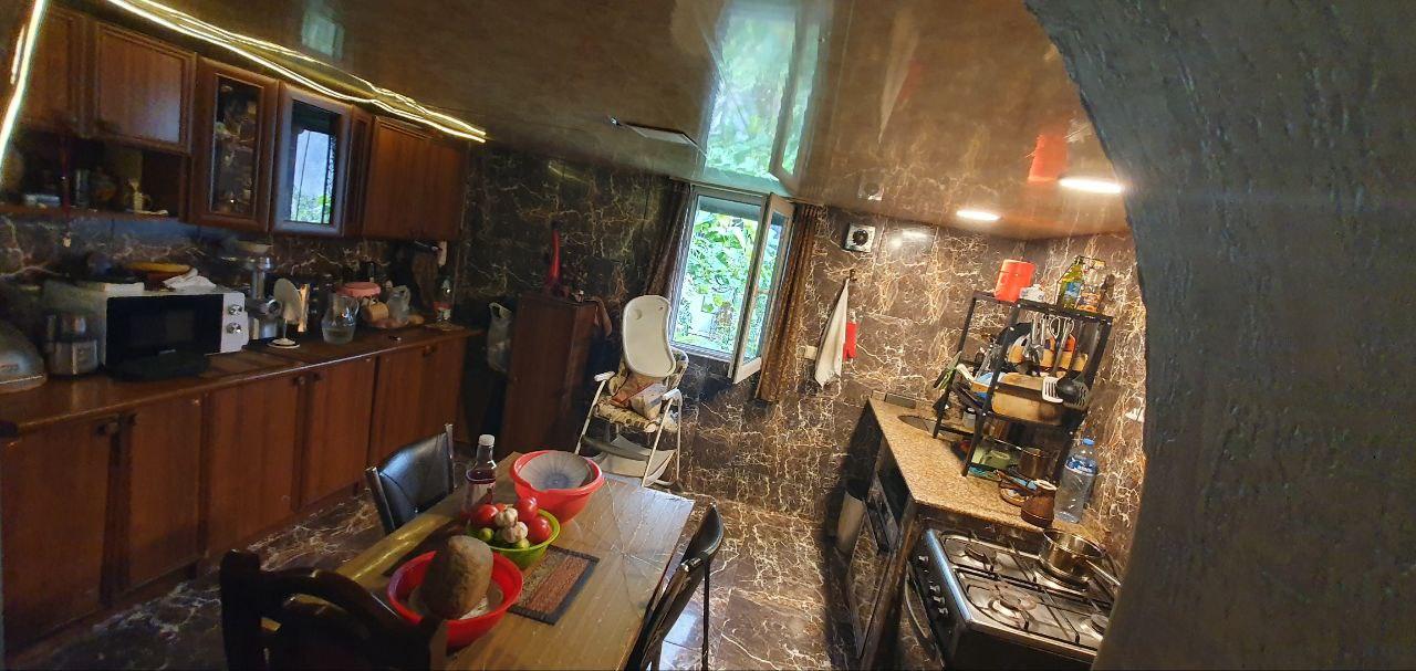 5-Room House For Sale In Batumi, 1st St, 331/18a view 3