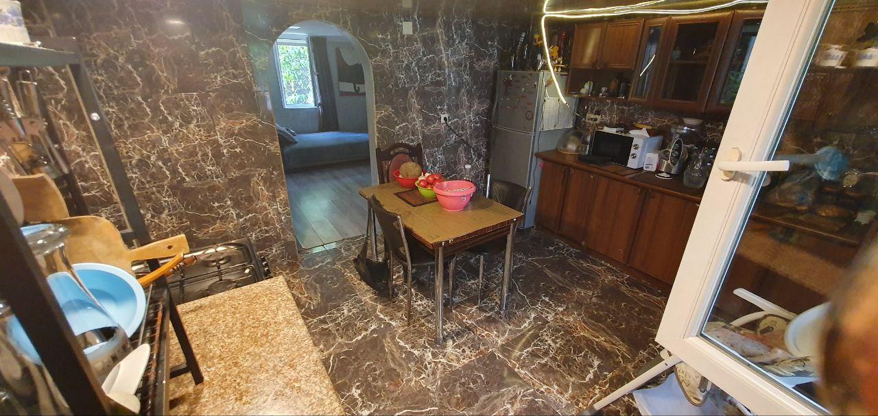 5-Room House For Sale In Batumi, 1st St, 331/18a view 4