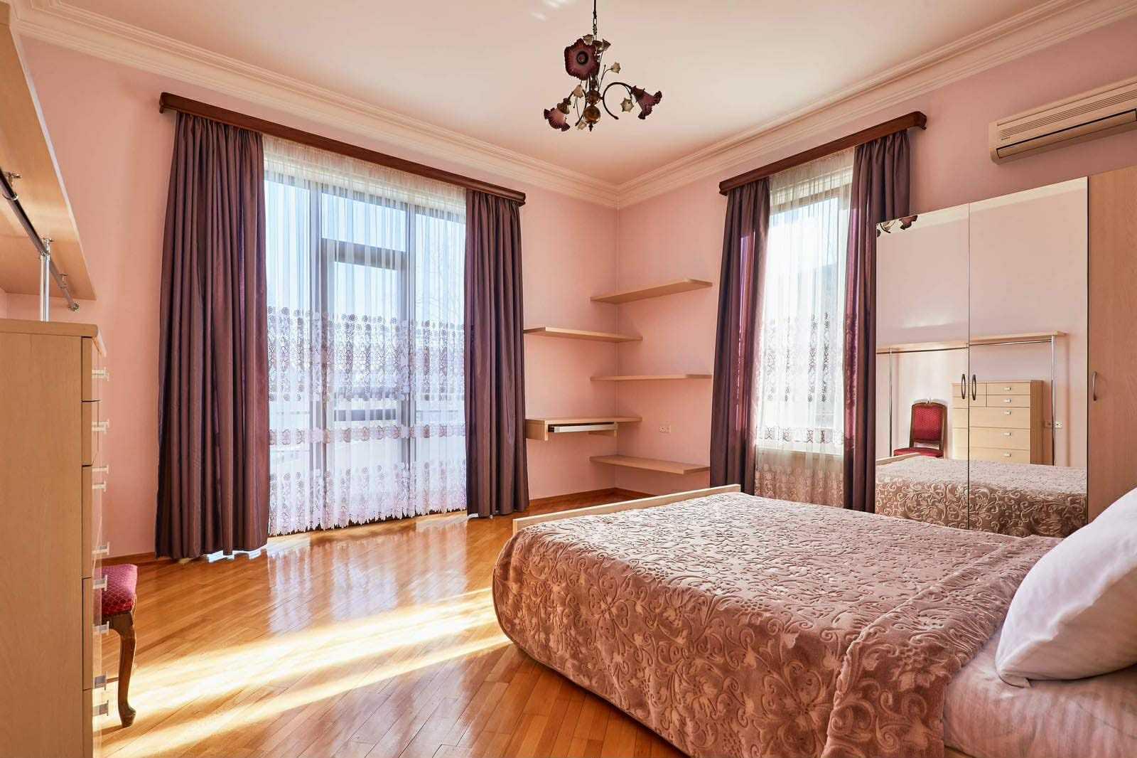 5-Room House In Tbilisi, Krtsanisi St, 440 M², Is Available For Daily Rent For $500 view 7