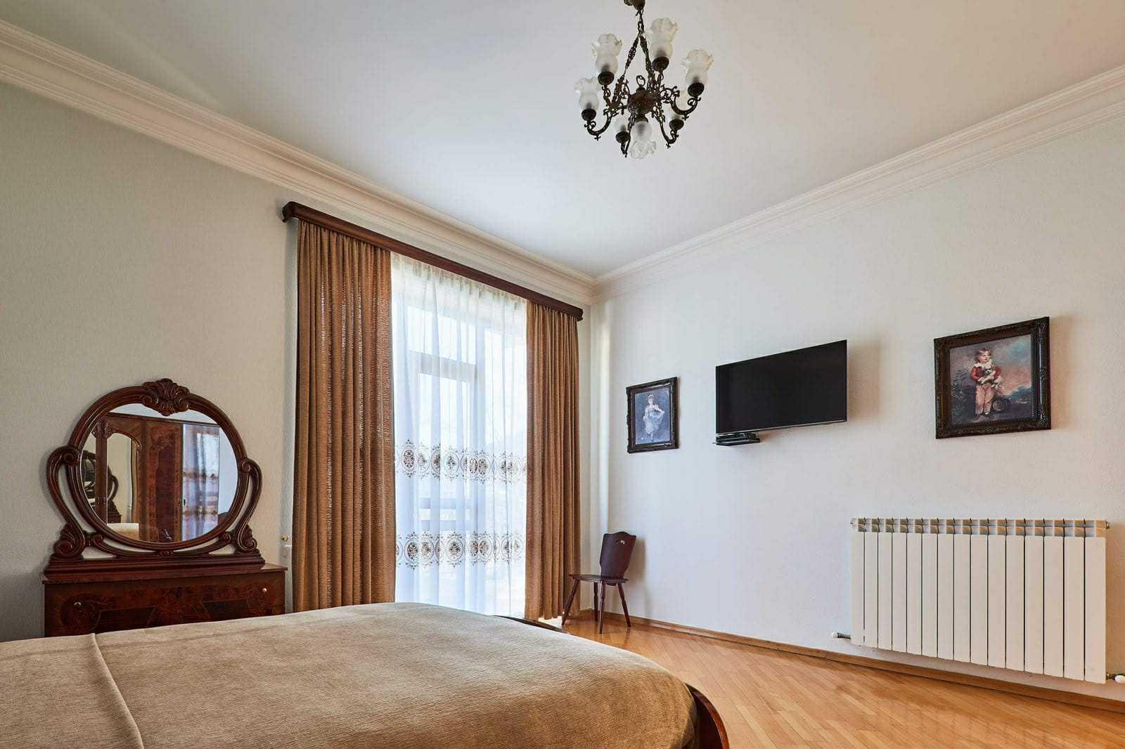 5-Room House In Tbilisi, Krtsanisi St, 440 M², Is Available For Daily Rent For $500 view 9
