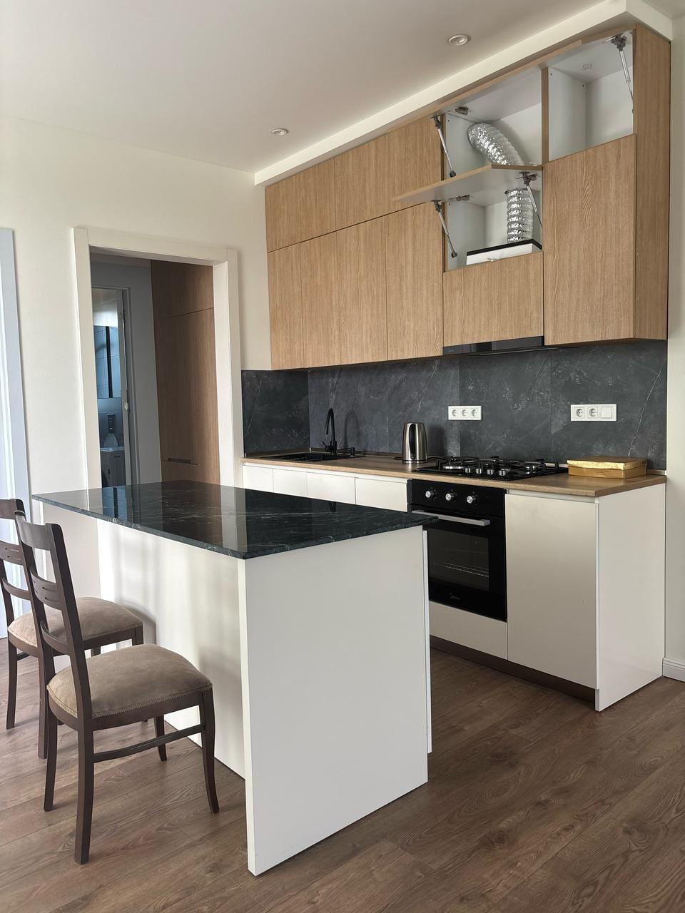2-Room Apartment For Rent In Batumi, Markoz Achareli 1st Lane, 1 view 9