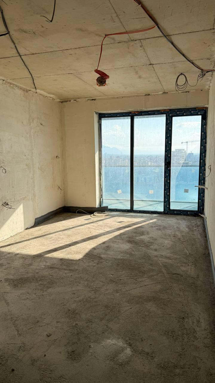 Studio Apartment For Sale view 4