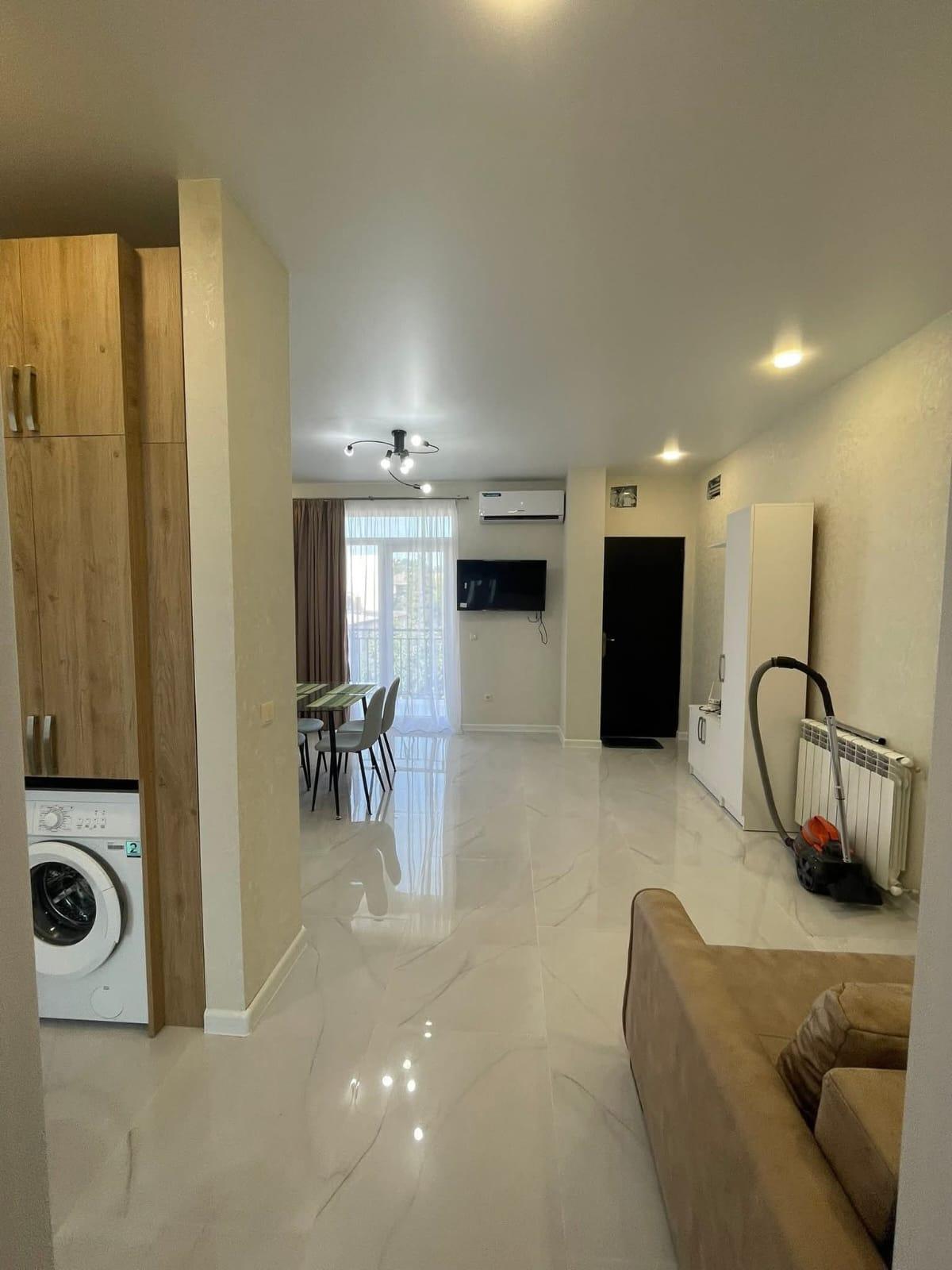 3-Room Apartment For Rent In Batumi, Ioseb Grishashvili St, 19 view 1
