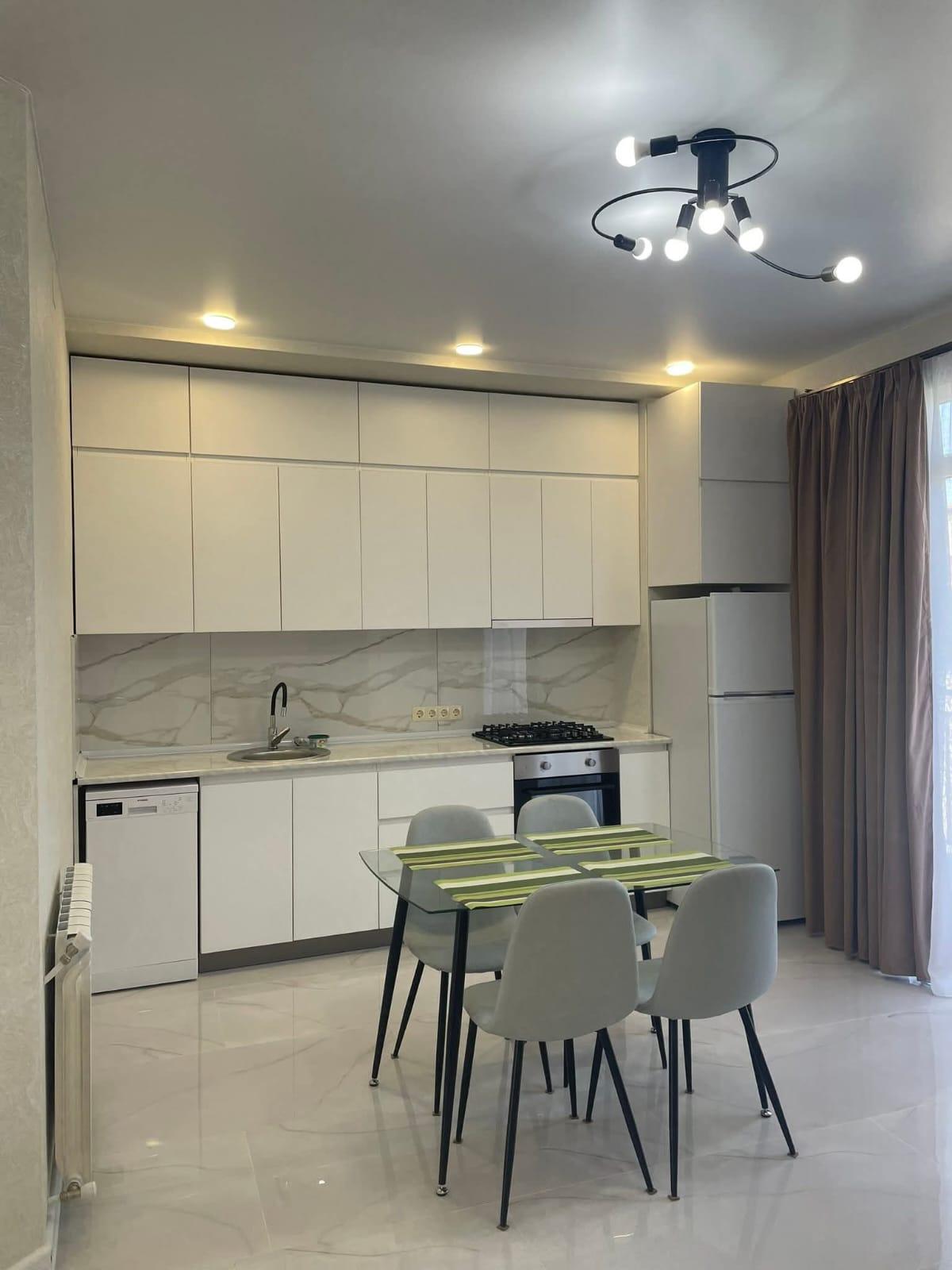 3-Room Apartment For Rent In Batumi, Ioseb Grishashvili St, 19 view 3