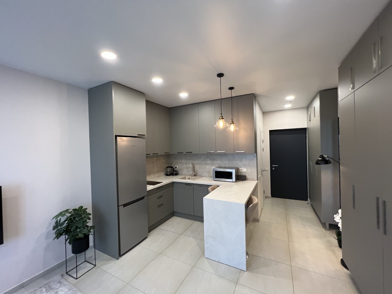 Studio Apartment For Sale view 4