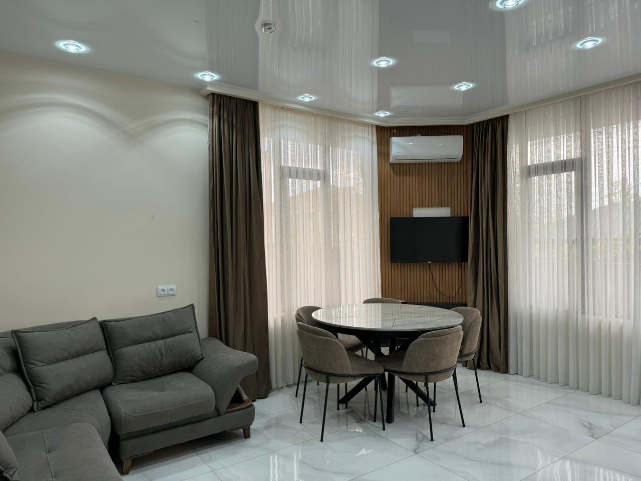 10-Room House For Rent In Batumi, Ioseb Noneshvili St, 56 view 15