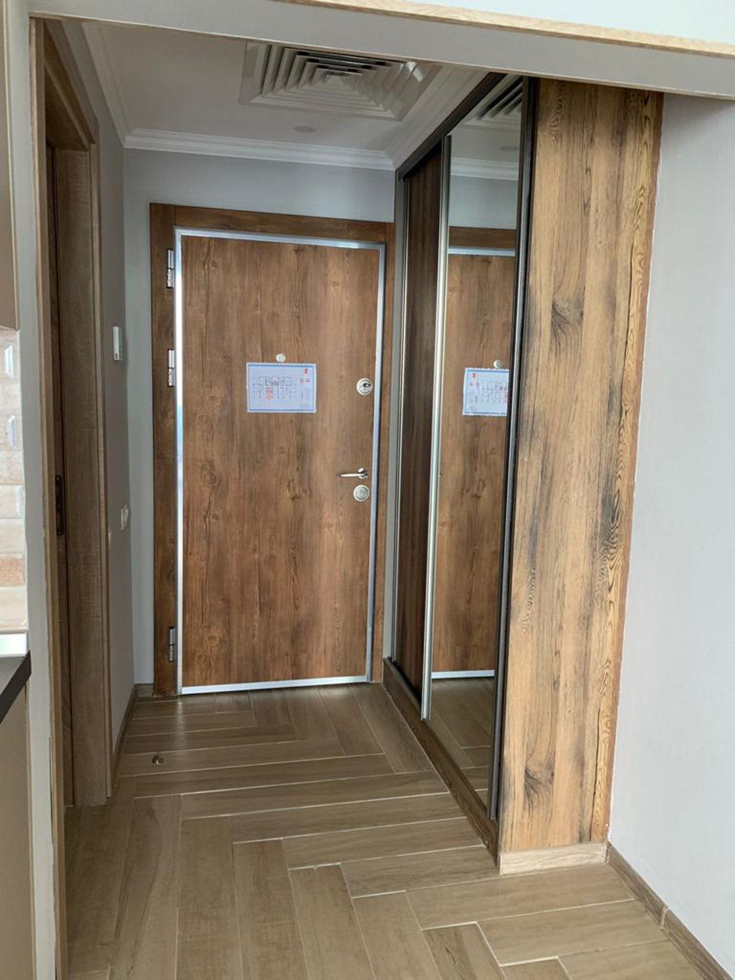 Studio Apartment For Sale view 4