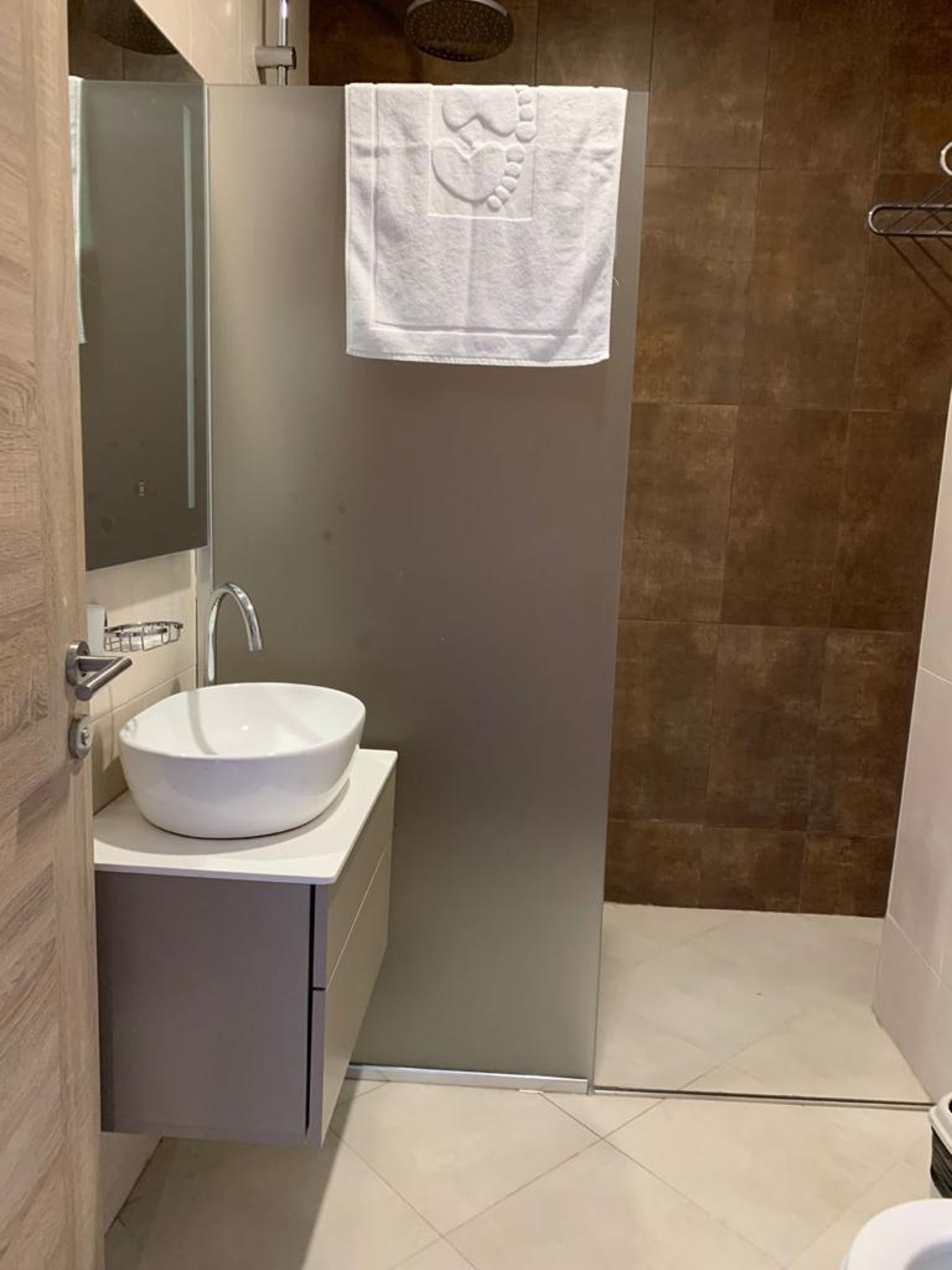 Studio Apartment For Sale view 6