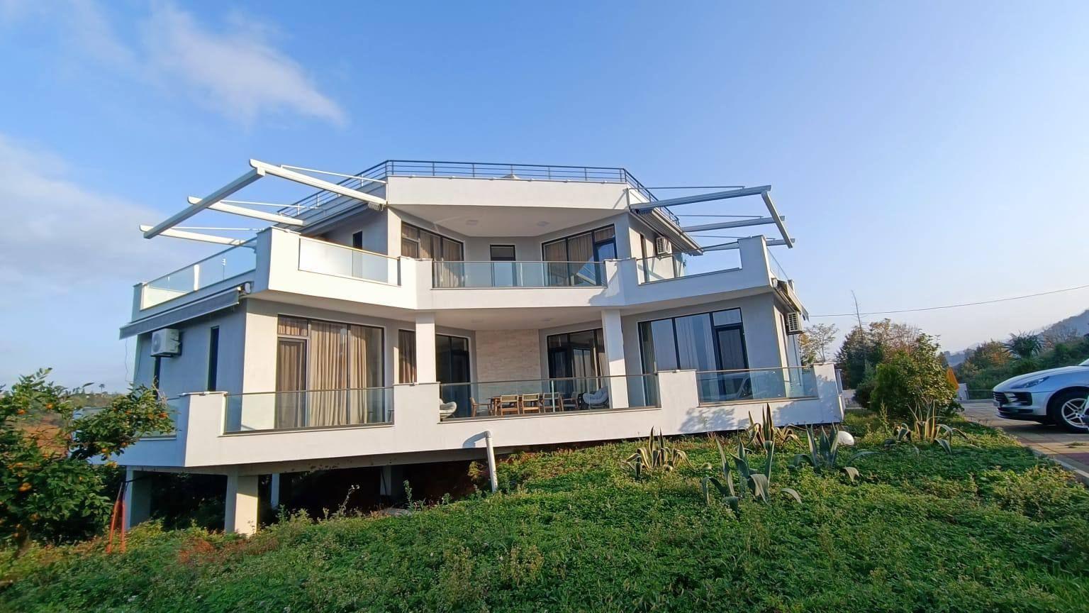 5-Room House For Sale In Batumi, Tamar Mepe Ave, 3 view 2