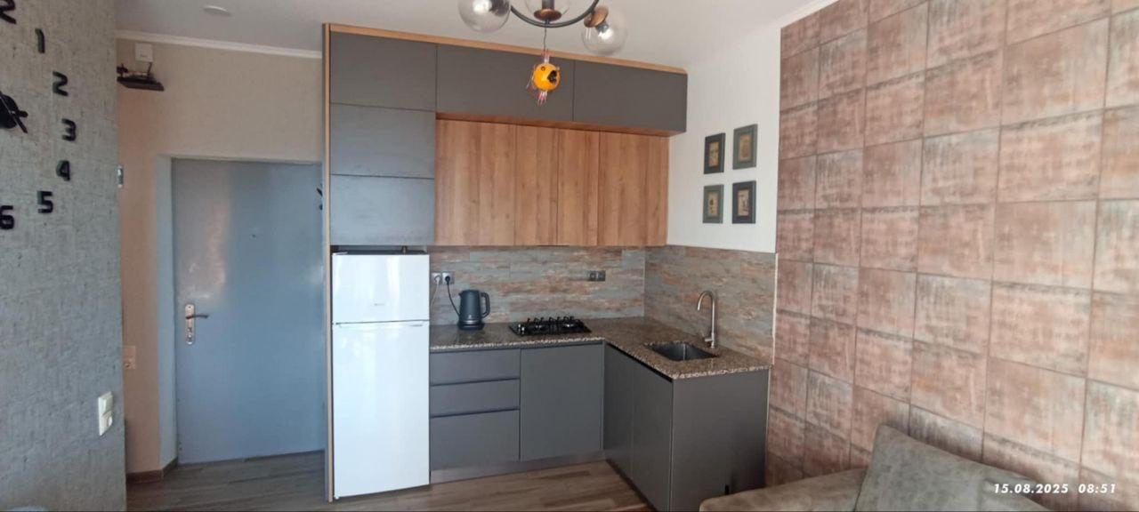 2-Room Apartment For Sale In Batumi, Tamar Mepe Ave, 1 view 5