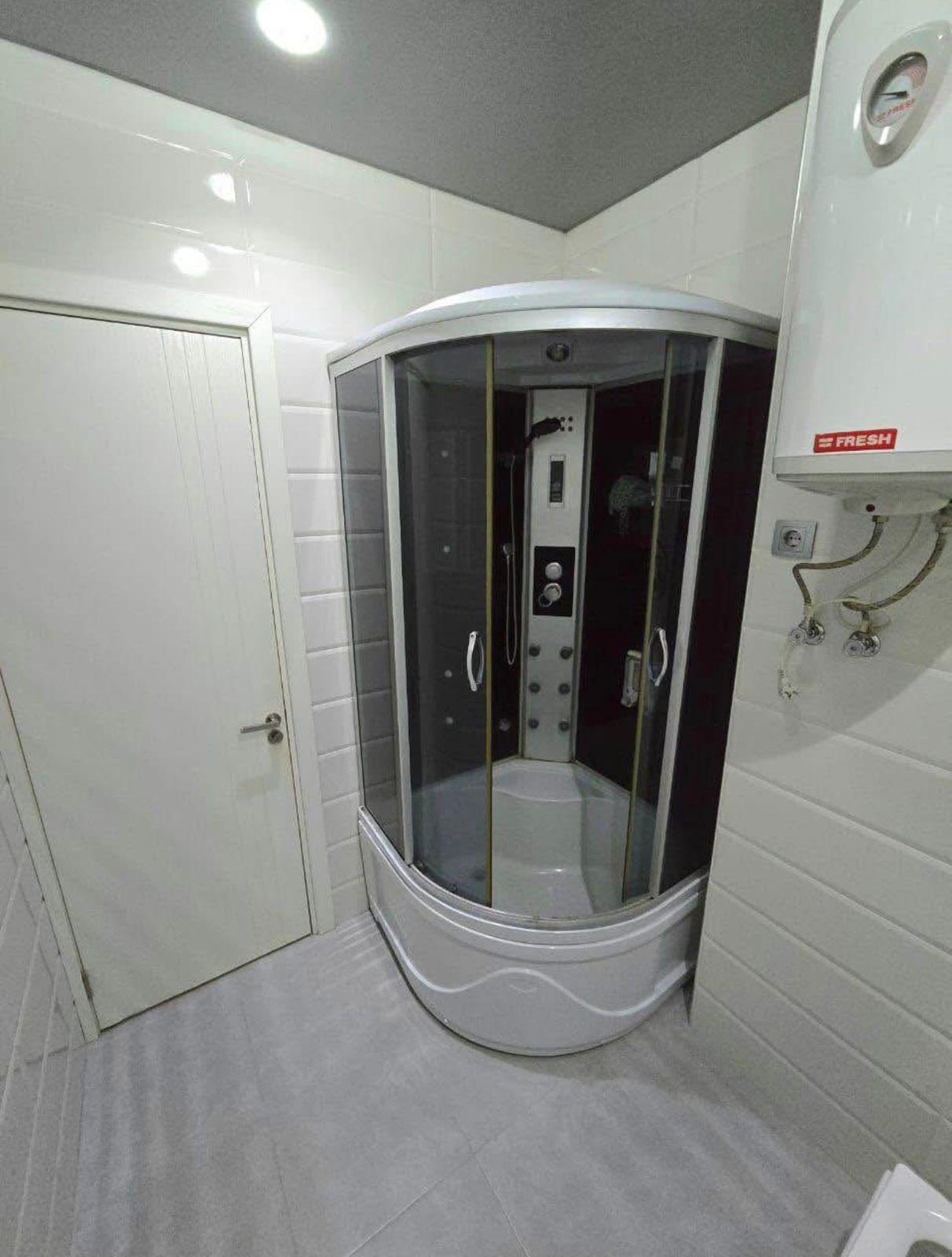 3-Room Apartment For Rent In Batumi, Parnavaz Mepe St, 85 view 9