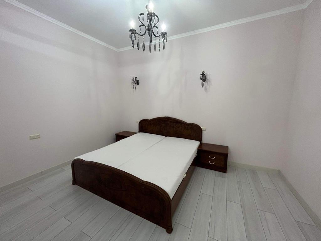 3-Room Apartment For Rent In Batumi, Petre Melikishvili St, 27 view 4