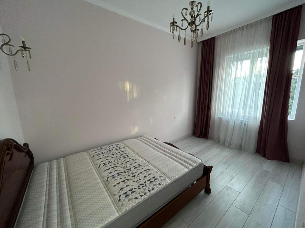3-Room Apartment For Rent In Batumi, Petre Melikishvili St, 27 view 3