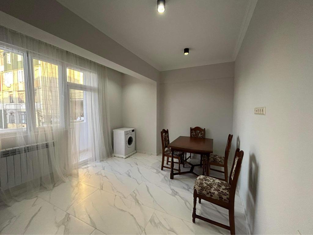 3-Room Apartment For Rent In Batumi, Petre Melikishvili St, 27 view 9