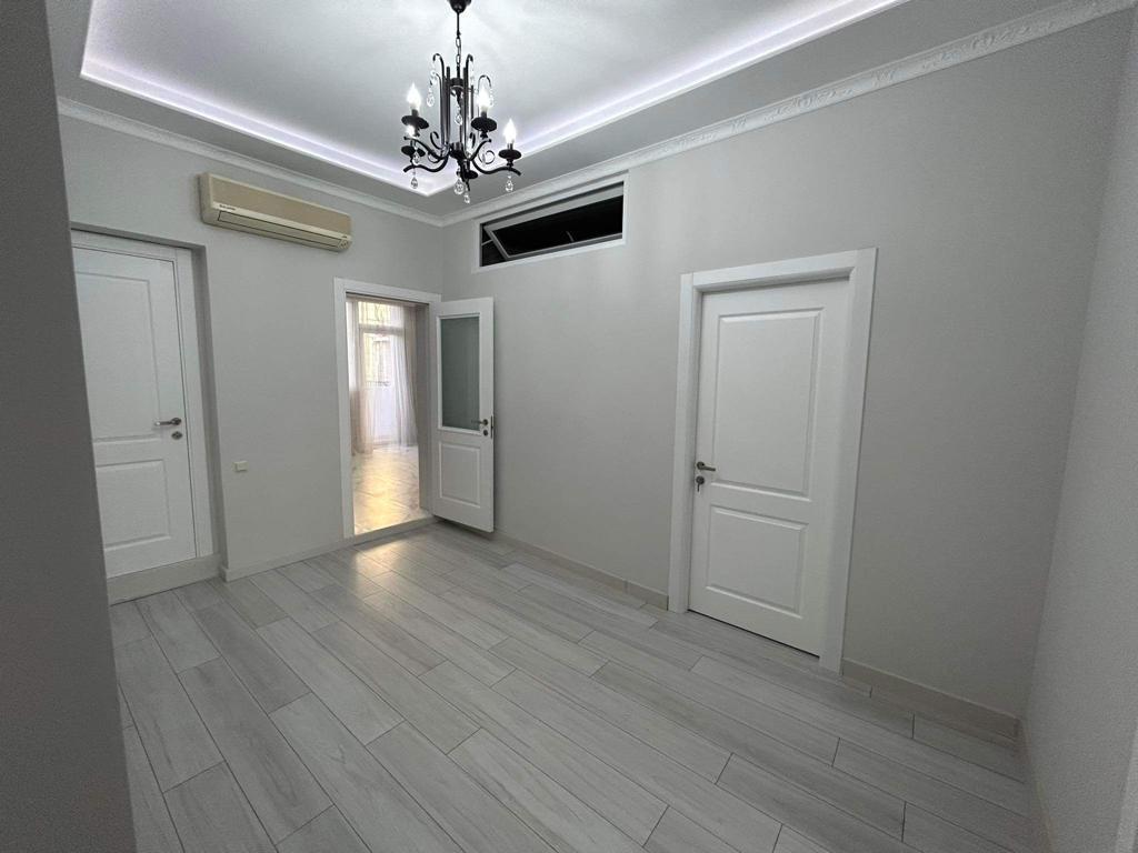 3-Room Apartment For Rent In Batumi, Petre Melikishvili St, 27 view 6