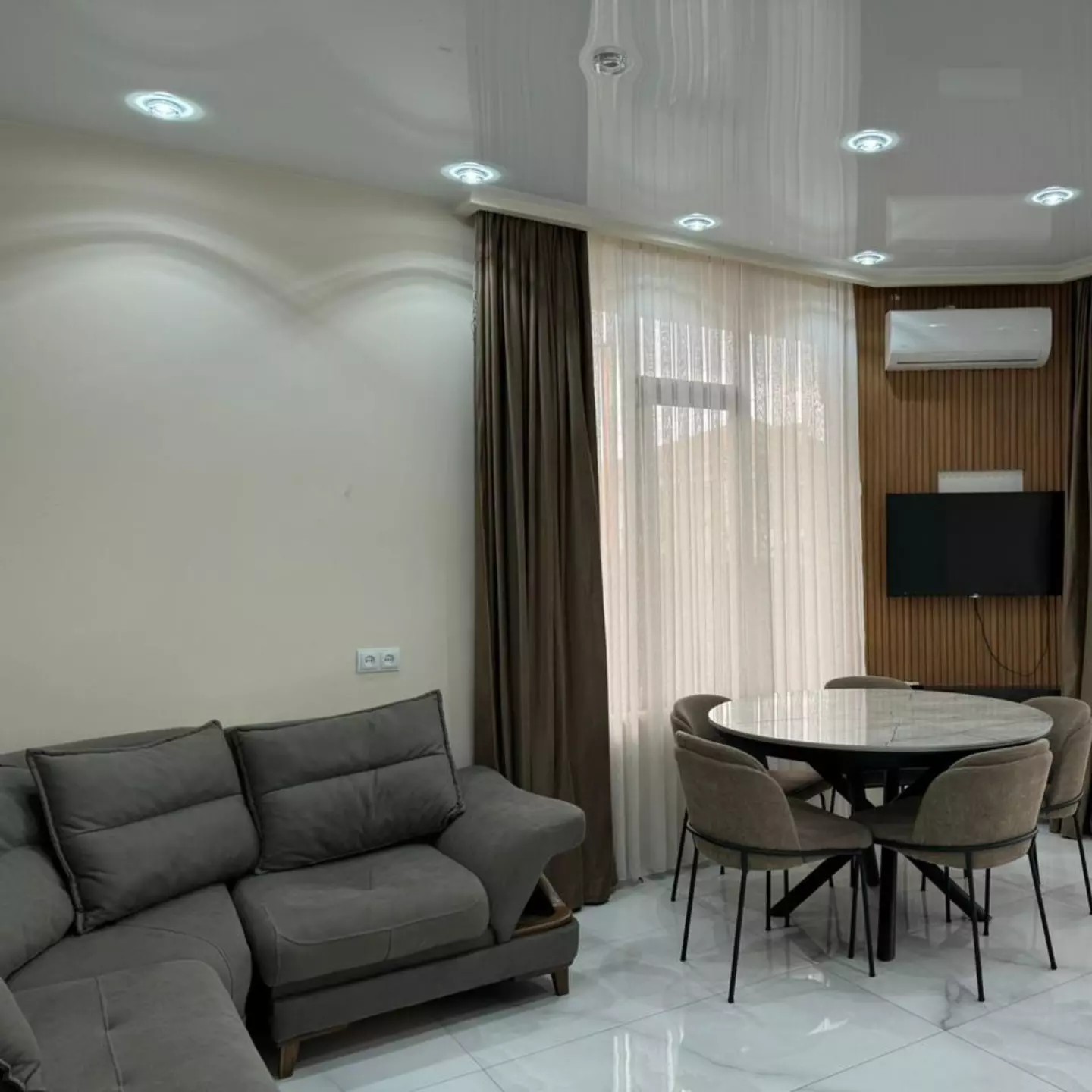 10-Room House For Rent In Batumi, Tsotne Dadiani St view 3