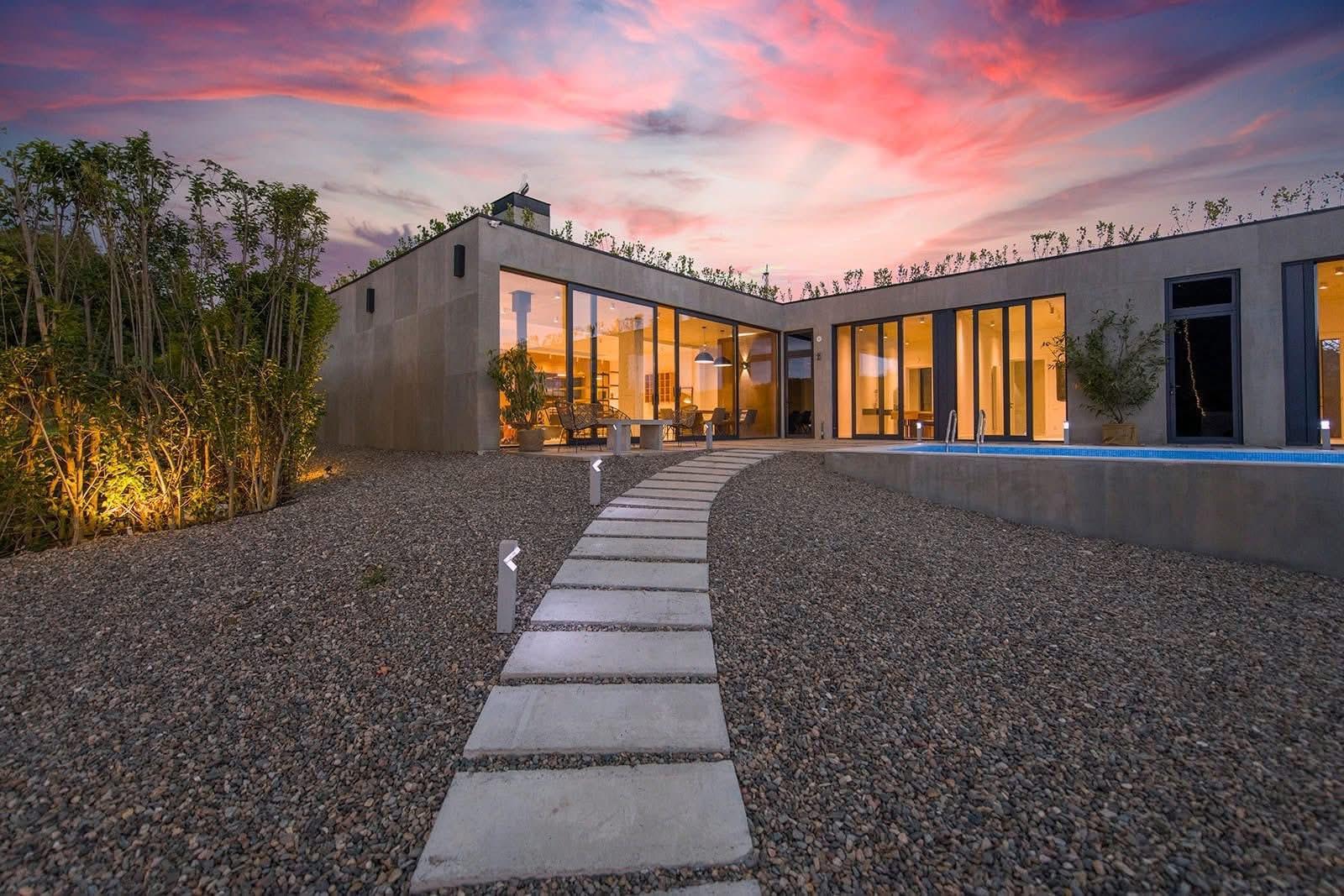 Monolith City: 7-Room House, 1200.0 M² | Korter.Ge view 2