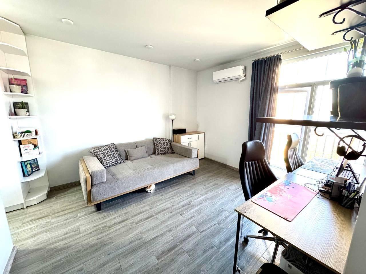 3-Room Apartment For Sale In Batumi, Tamar Mepe Ave, 1 view 5