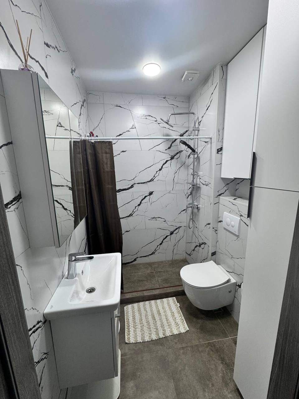 3-Room Apartment For Sale In Batumi, Tamar Mepe Ave, 1 view 8