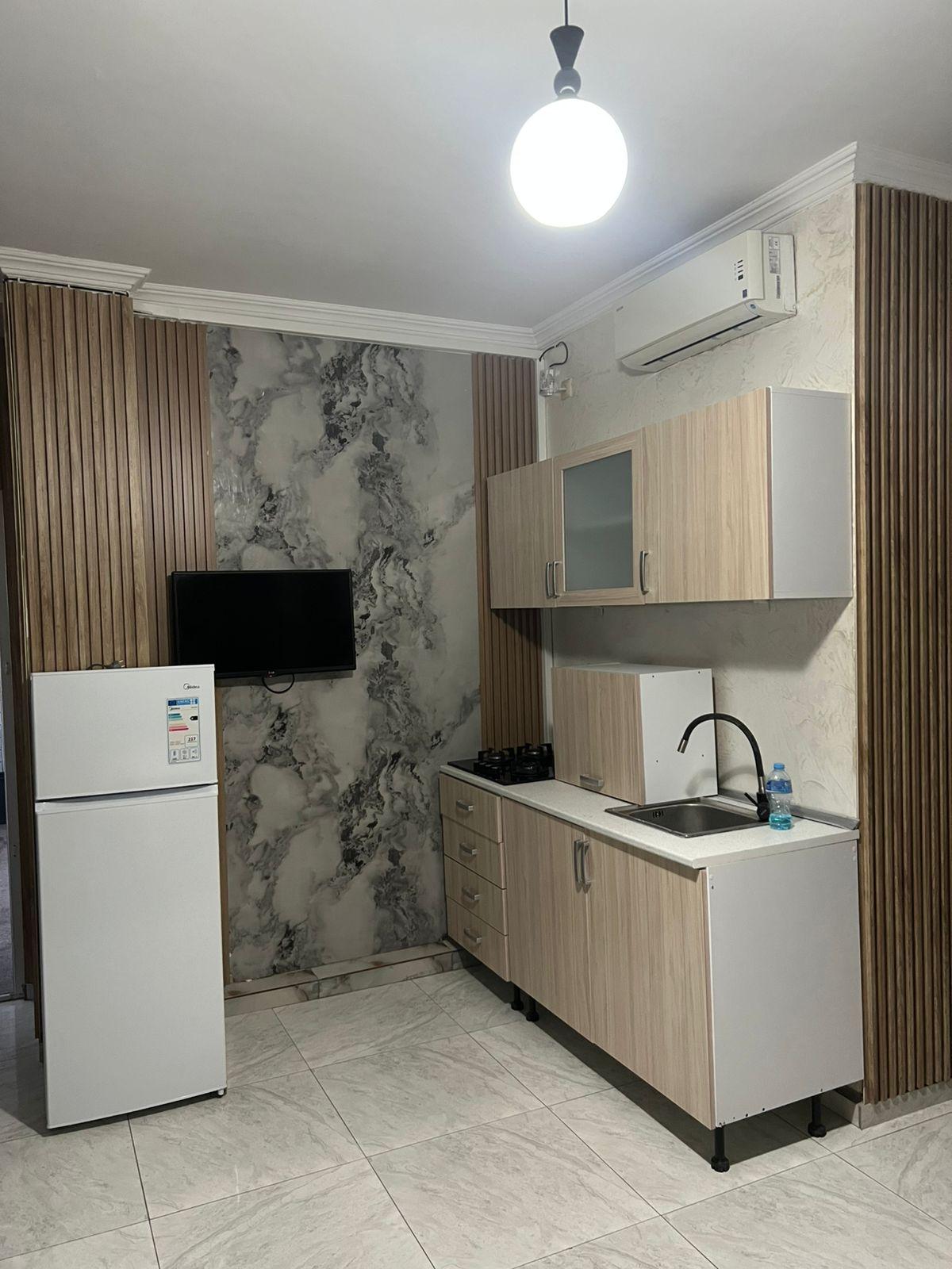 4-Room Apartment For Rent In Batumi, Petre Bagrationi St, 220 view 2