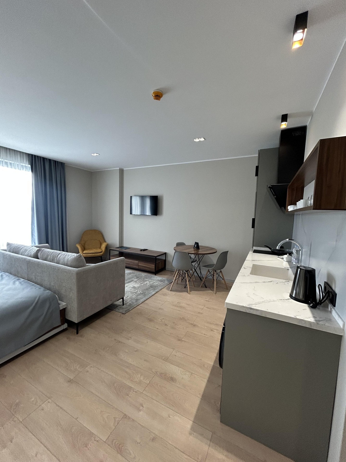 1-Room Apartment For Sale In Batumi, Tamar Mepe Ave, 14 view 4