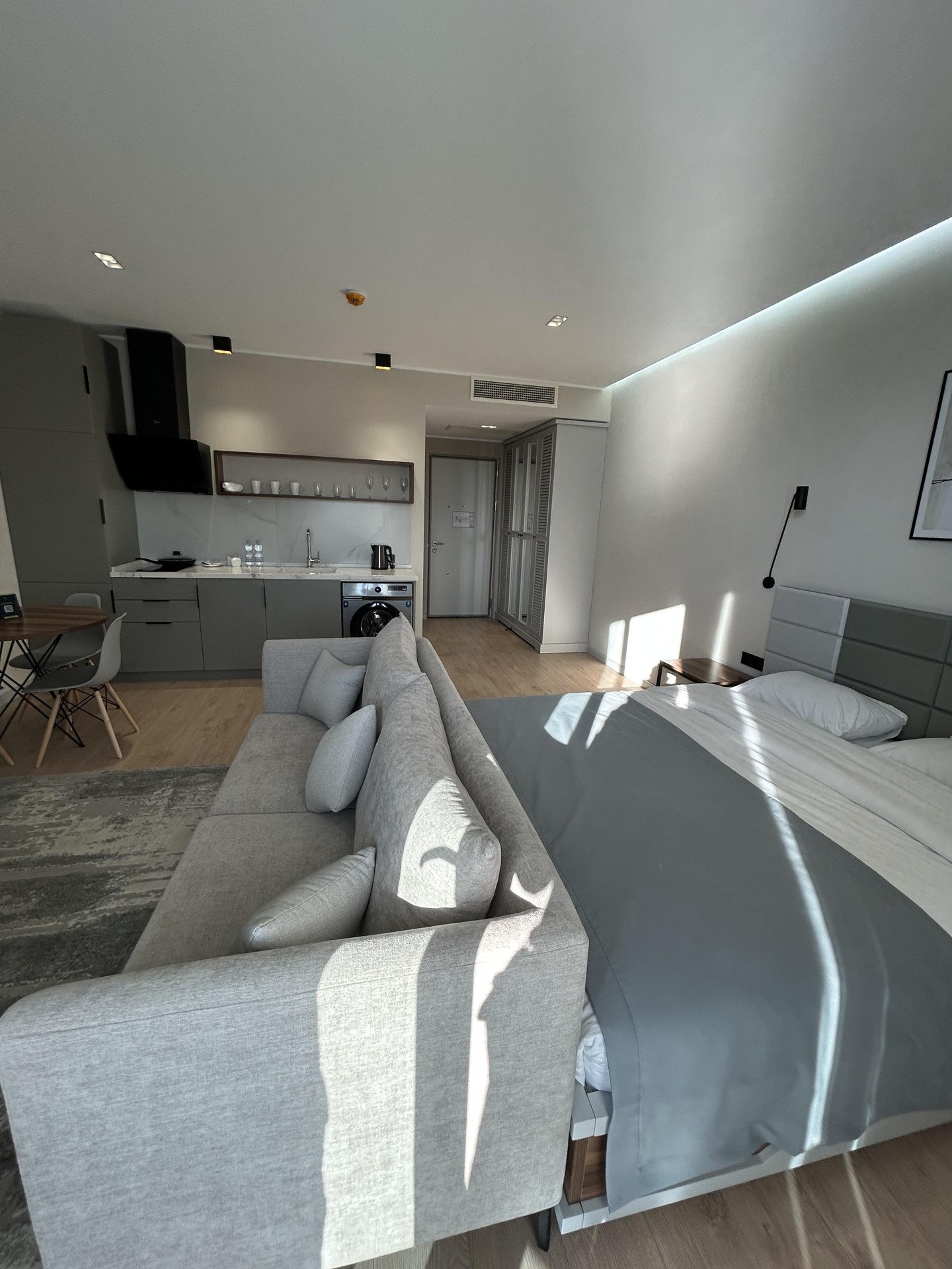 1-Room Apartment For Sale In Batumi, Tamar Mepe Ave, 14 view 3