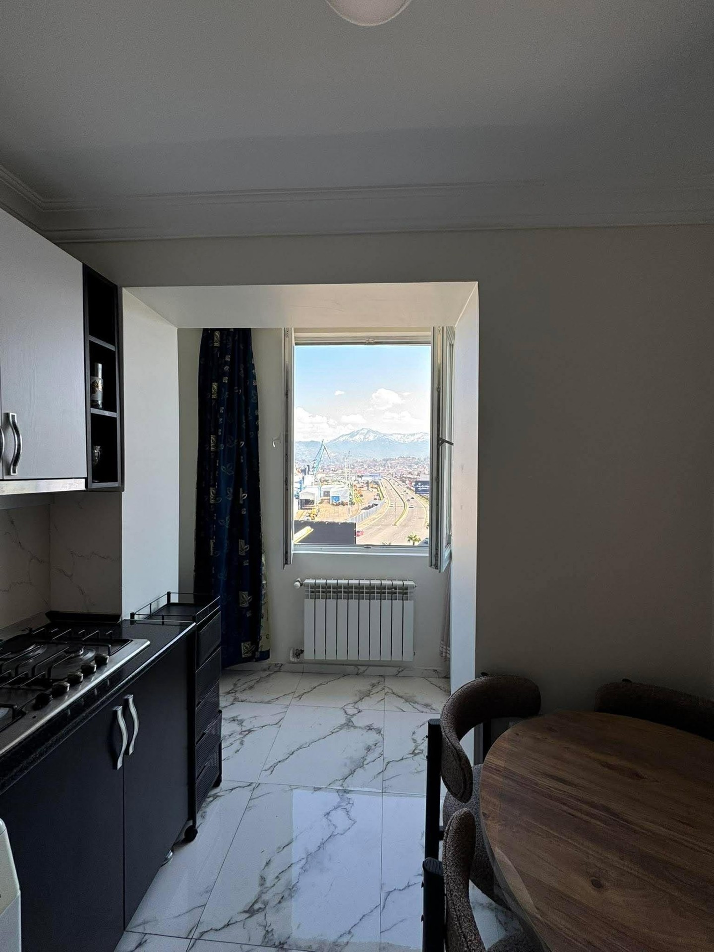 2-Room Apartment For Rent In Batumi, Iakob Gogebashvili St, 74 view 3