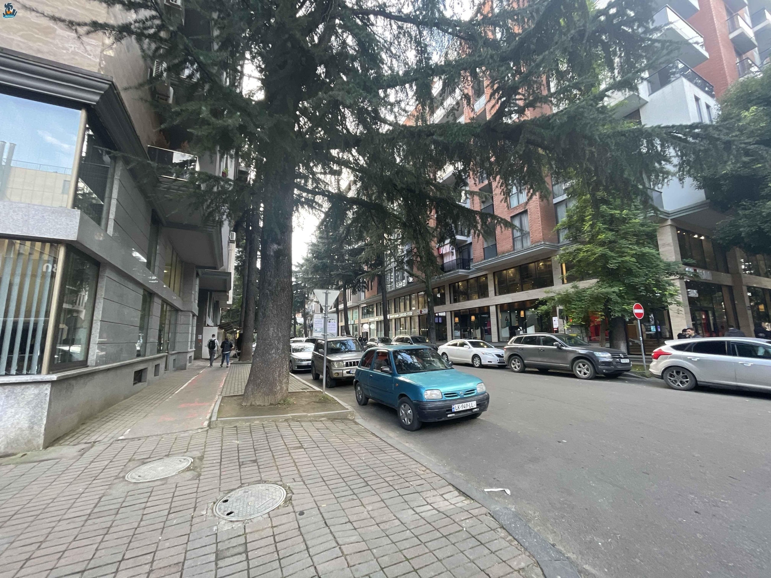 3-Room Apartment For Sale In Batumi, Parnavaz Mepe St, 59 view 1