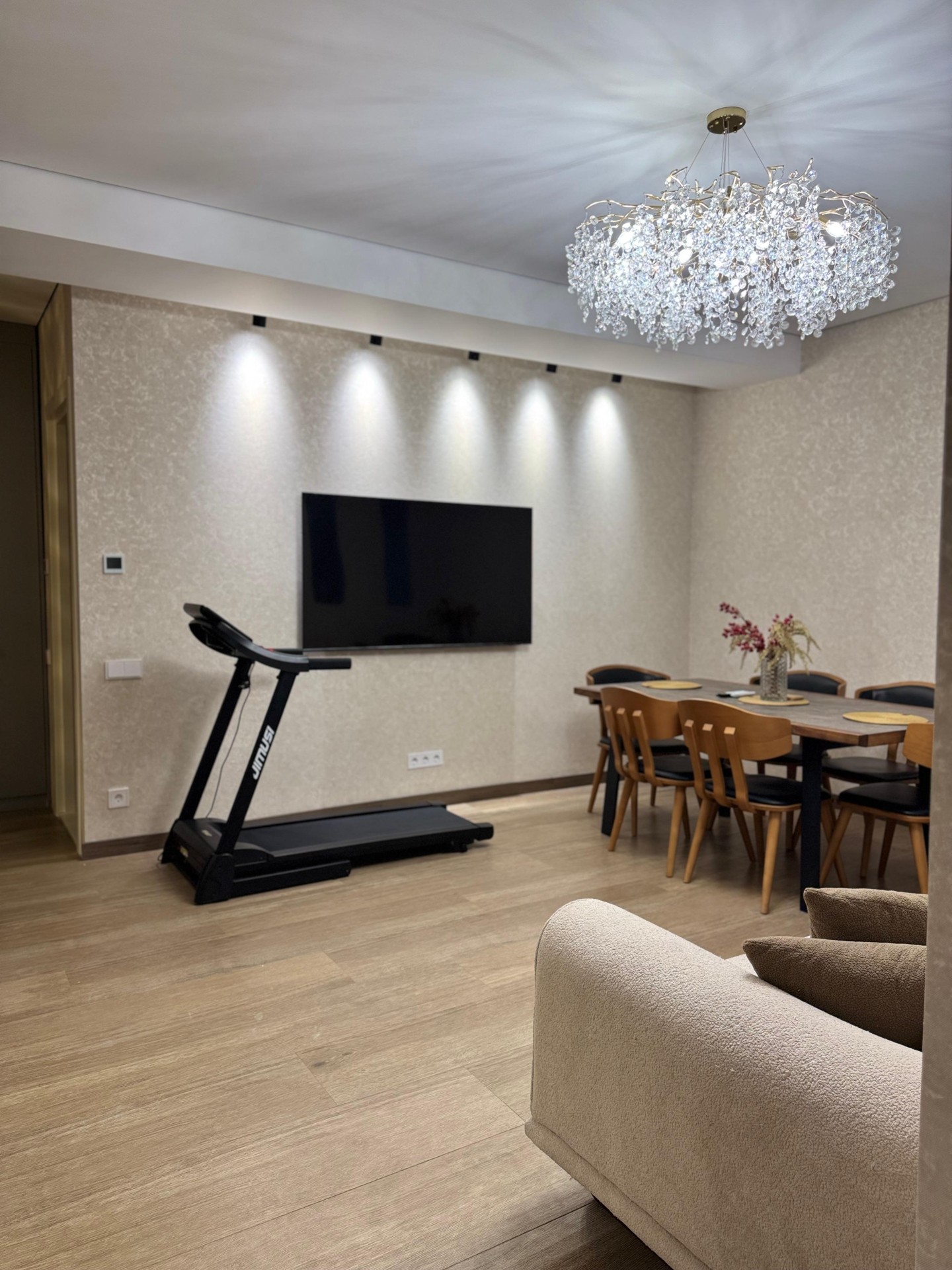 Studio Apartment For Sale view 8