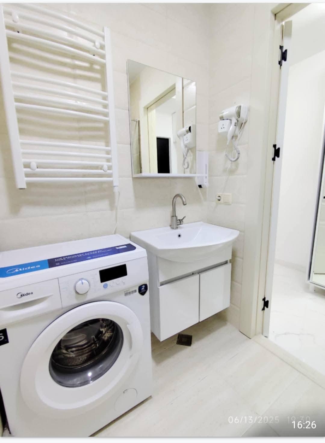 Studio Apartment For Rent In Batumi, David Aghmashenebeli St, 13g view 2