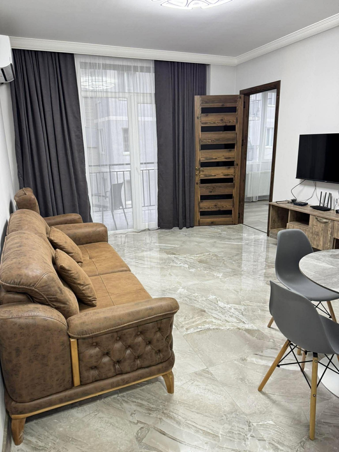 3-Room Apartment For Rent In Batumi, Shavsheti St, 24 view 1