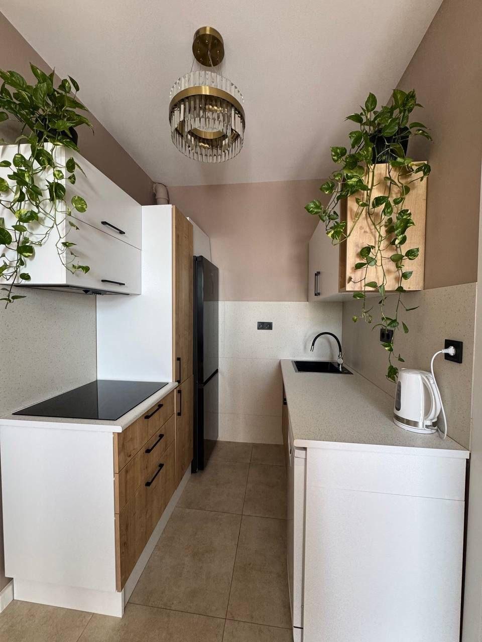 3-Room Apartment For Sale In Batumi, Tamar Mepe Ave, 1 view 5